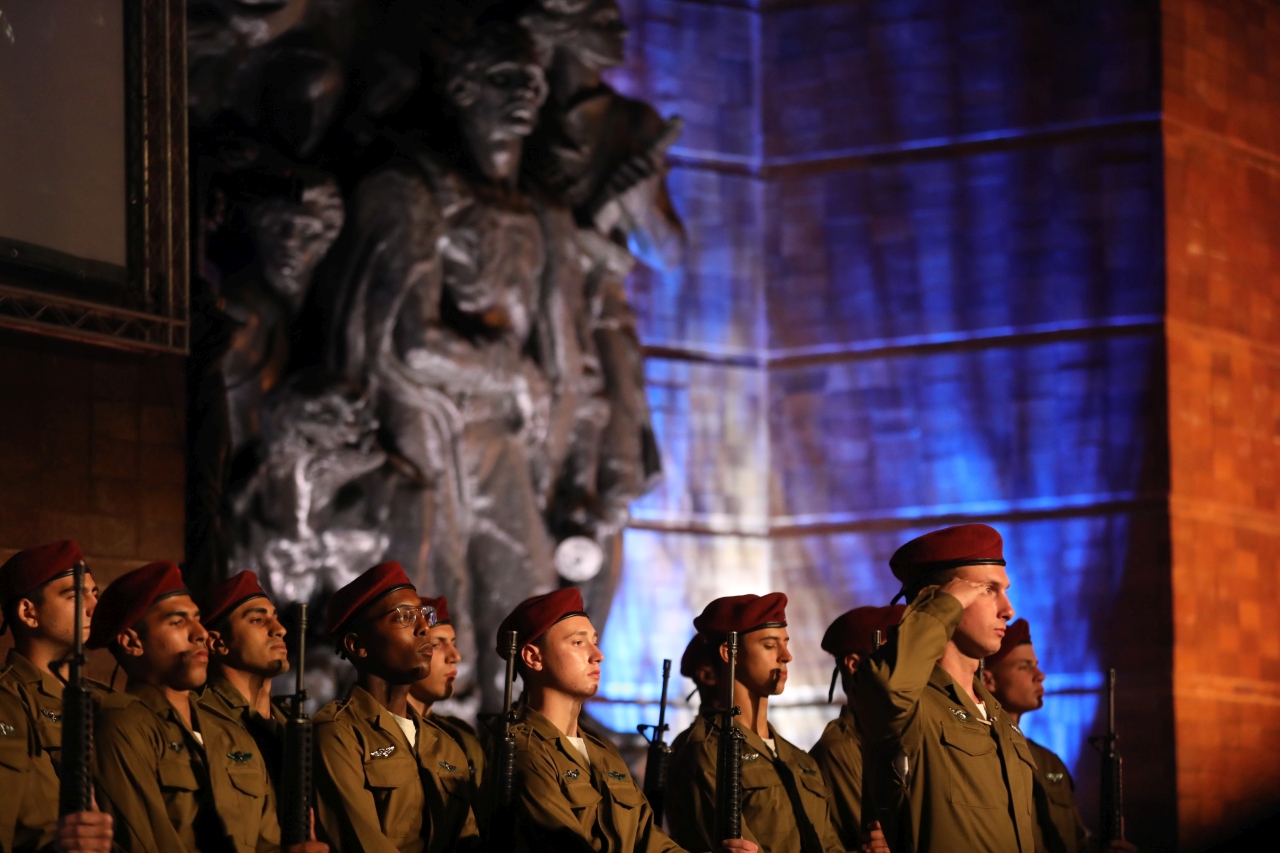 IDF soldiers at the State Opening Ceremony in Yad Vashem's Warsaw Ghetto Square